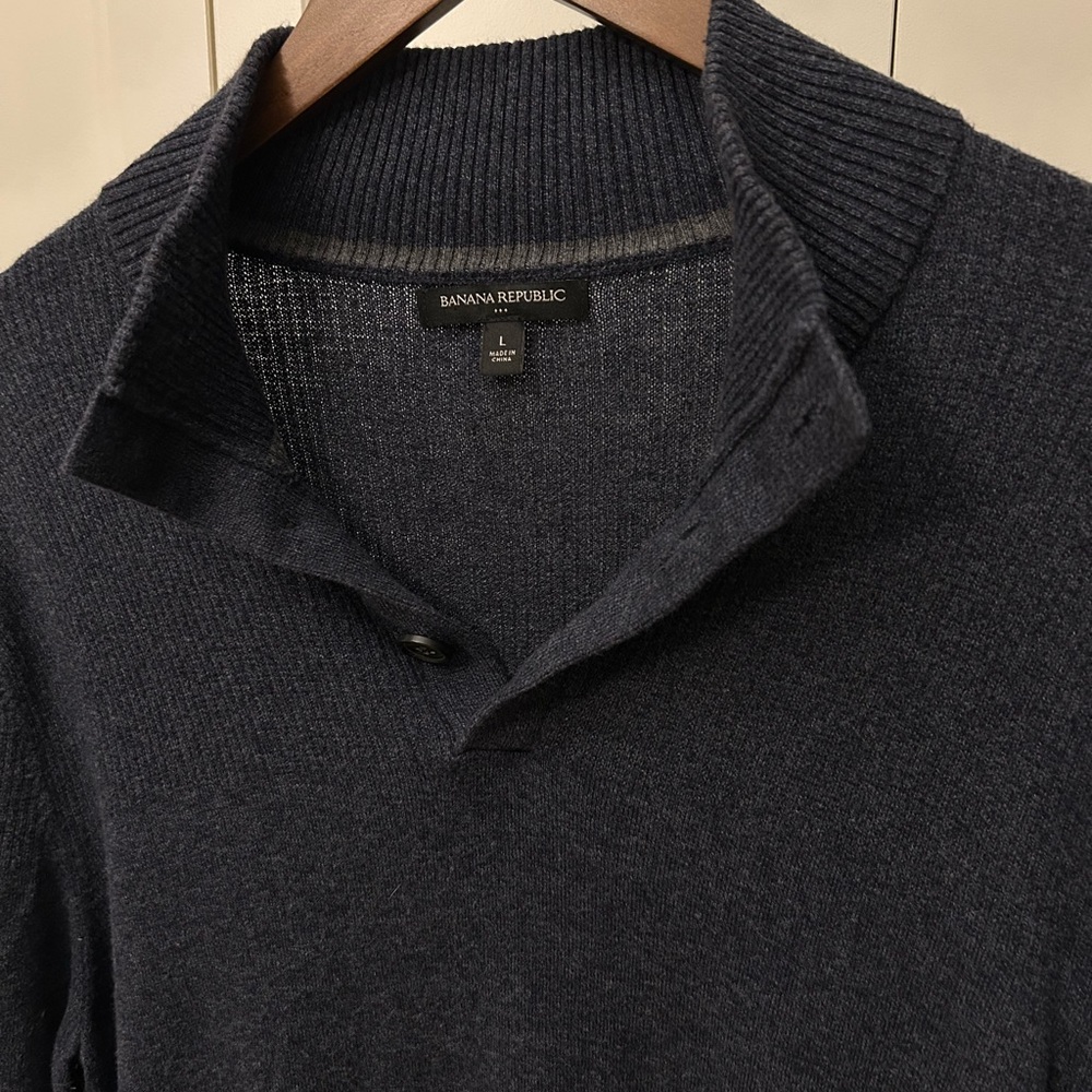 Banana Republic Men's pullover sweater